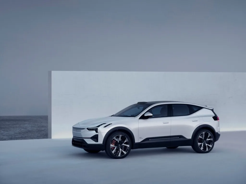 Polestar heeft een record gebroken voor de actieradius van elektrische auto’s door meer dan 900 kilometer af te leggen. Er is duidelijk een addertje onder het gras.