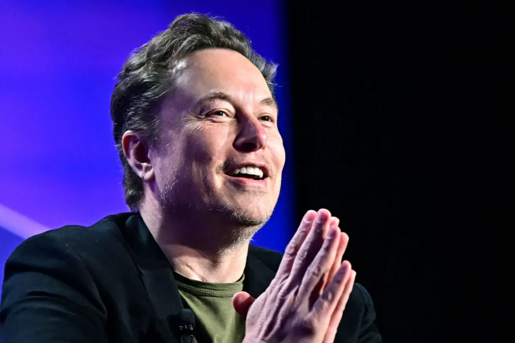 Elon Musk doet een belangrijke voorspelling door in te zetten op een technologische gigant in de race om het gebruik van kunstmatige intelligentie